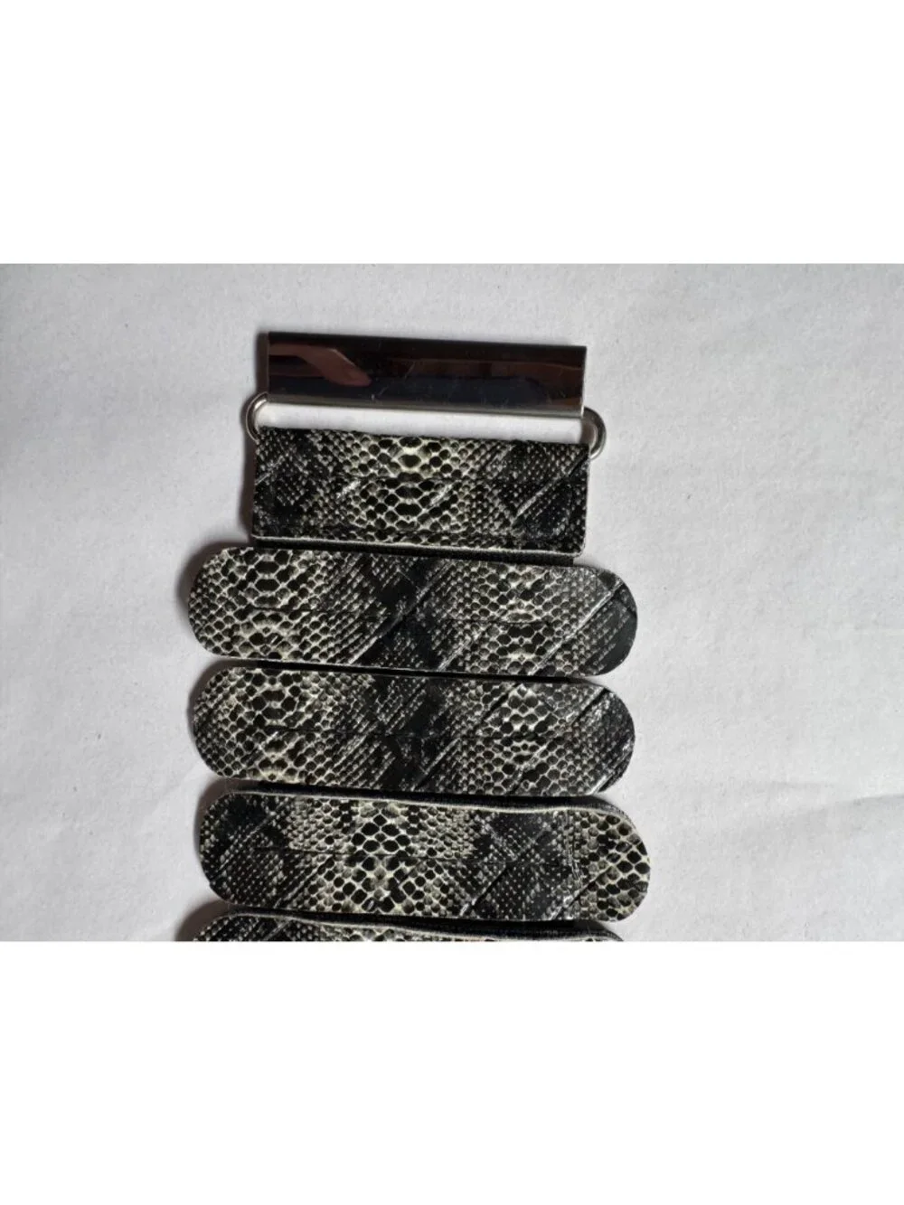 Wide Black & Gray Snake Print Elastic Belt With Silver Buckle Accent Size 2X Str